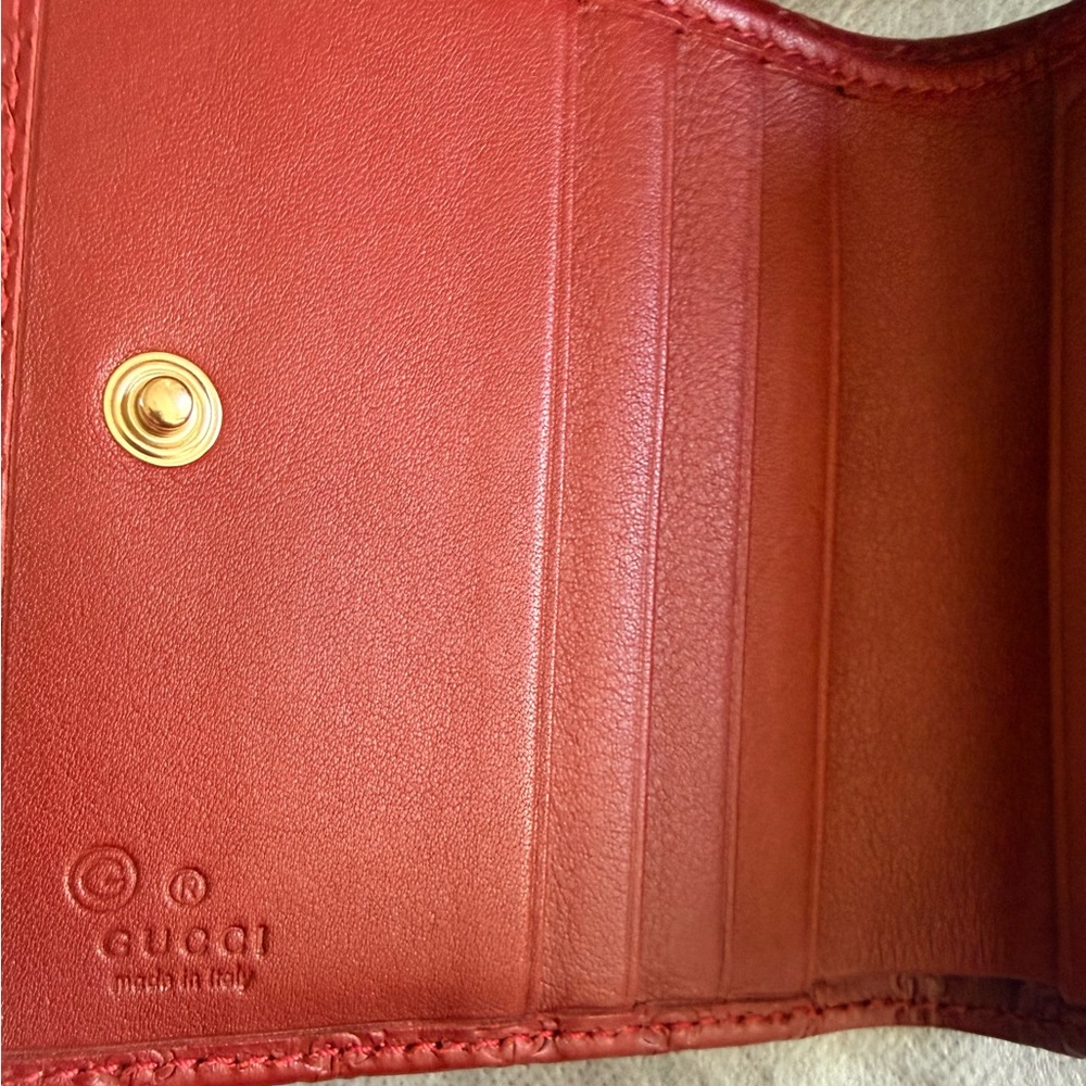 NIB Gucci Red Micro GG Compact Wallet - Picture 9 of 11